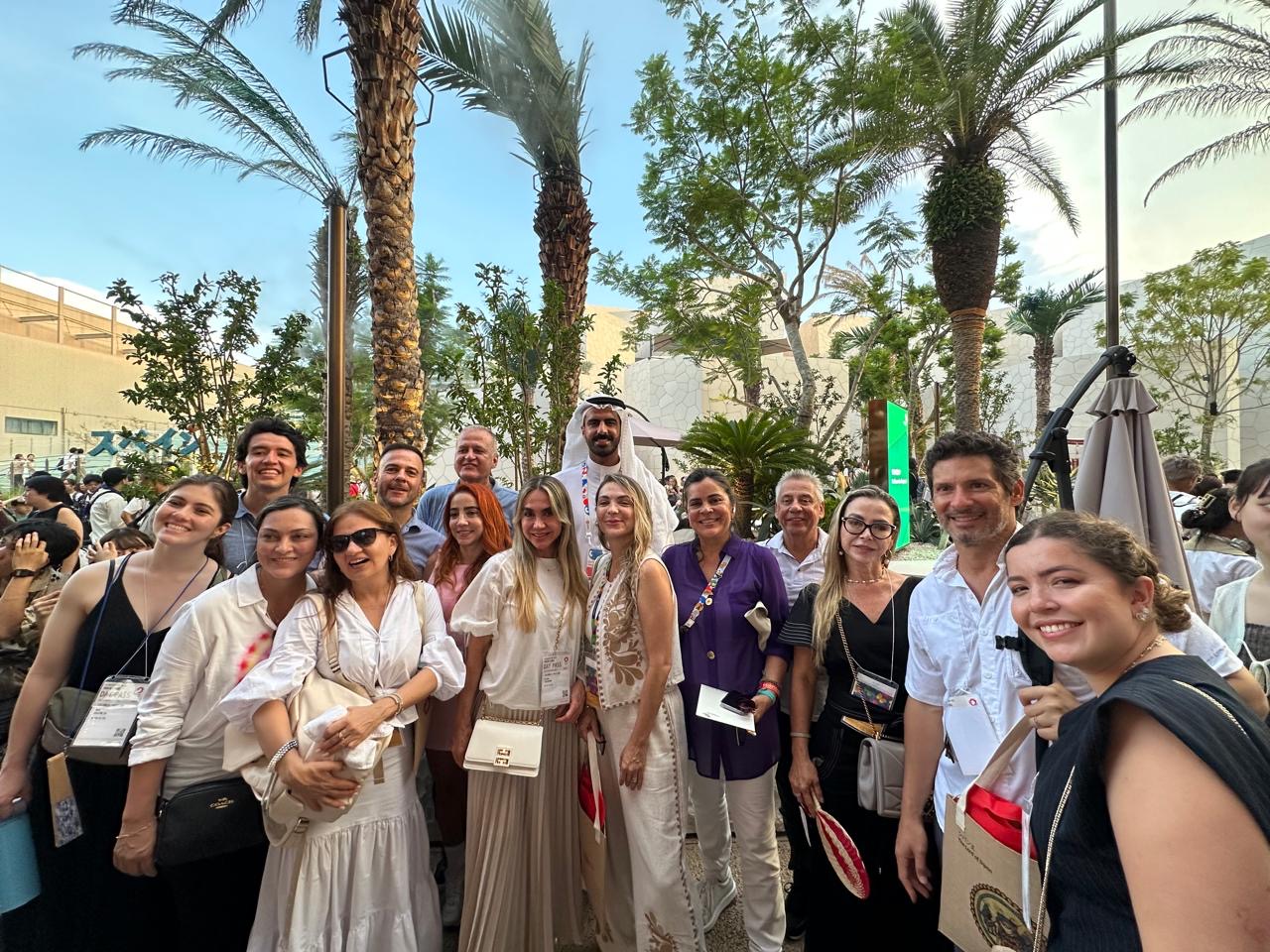 Equipo en Expo Osaka