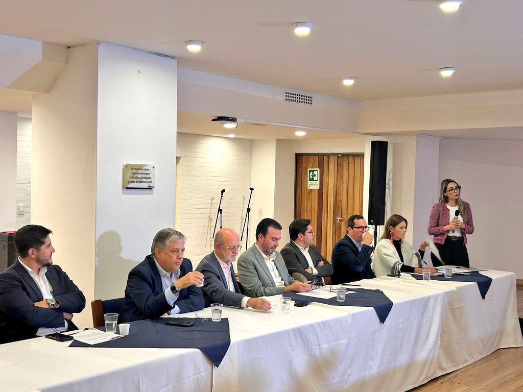 Socialización con medios de comunicación de los proyectos